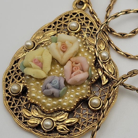 Vintage Victorian-style 14K Gold Filled Necklace Porcelain Flowers & Faux Pearls - Picture 3 of 12